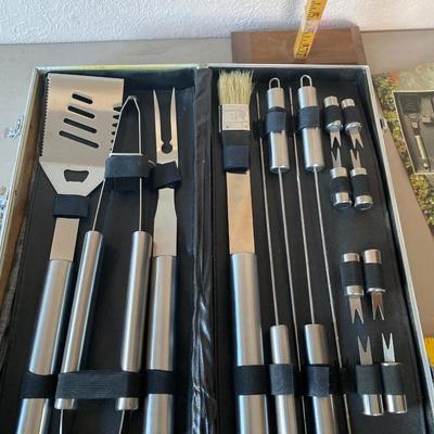 Barbecue cooking set in case
