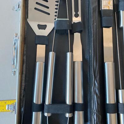 Barbecue cooking set in case