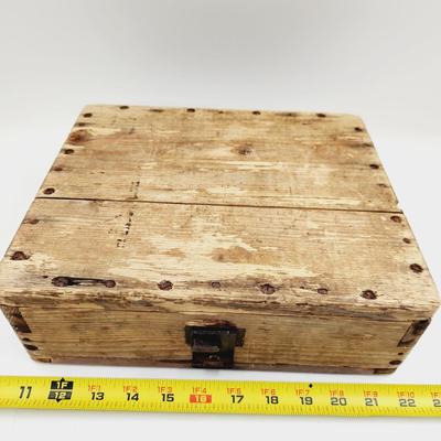 ANTIQUE ASIAN WOOD BOX