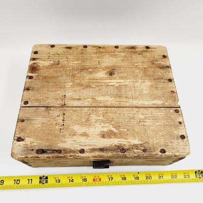 ANTIQUE ASIAN WOOD BOX