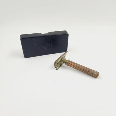 ANTIQUE CLIX BLADE RAZOR AND CASE