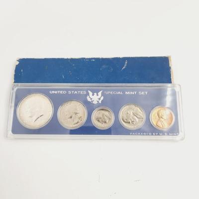 UNITED STATES SPECIAL MINT SET COIN COLLECTION