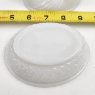MILK GLASS SITTING HEN