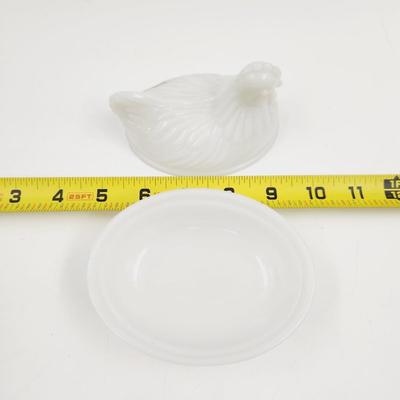 MILK GLASS SITTING HEN