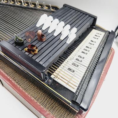 AUTO HARP BY OSCAR SCHMIDT - SEE DESCRIPTION