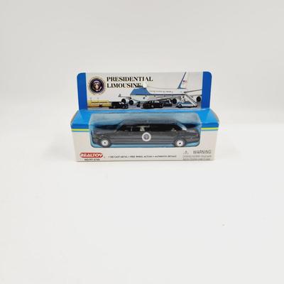 REALTOY PRESIDENTIAL LIMOUSINE