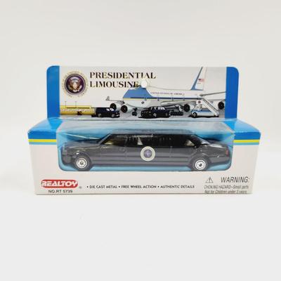 REALTOY PRESIDENTIAL LIMOUSINE