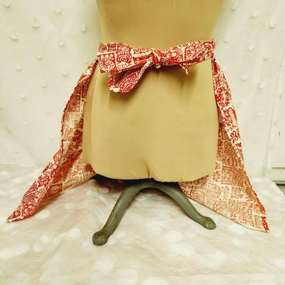 VINTAGE HEART & ROOSTERS WAIST APRON