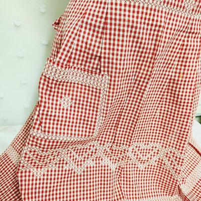 VINTAGE RED/ WHITE HEART WAIST APRON