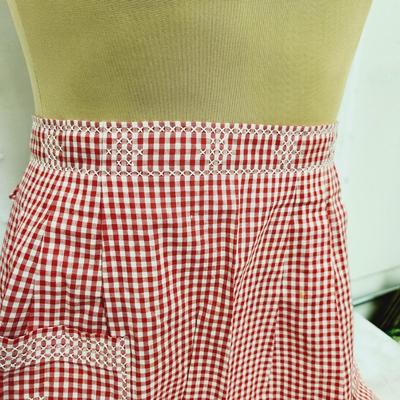 VINTAGE RED/ WHITE HEART WAIST APRON
