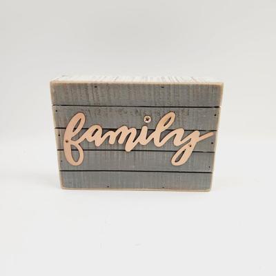 WOODEN "FAMILY" DECORATIVE SIGN