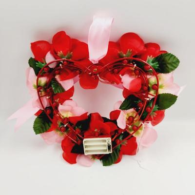 CUTE VALENTINE FLOWERED WREATH