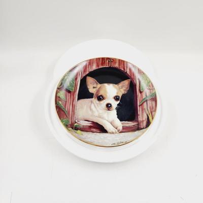 THE DANBURY MINT - CHIHUAHUA - "IN THE DOG HOUSE" COLLECTABLE PLATE
