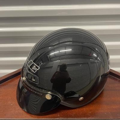 HJC Women’s motorcycle helmet. DOT approved.