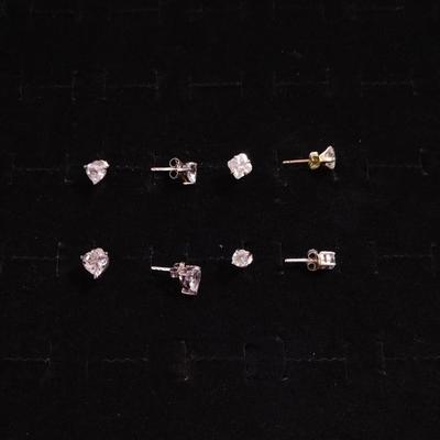 4 Sets of Stud Earrings