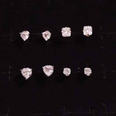 4 Sets of Stud Earrings