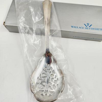 WALLACE SILVER SMITH SILVER PLATE SERVING SPOON # W688105