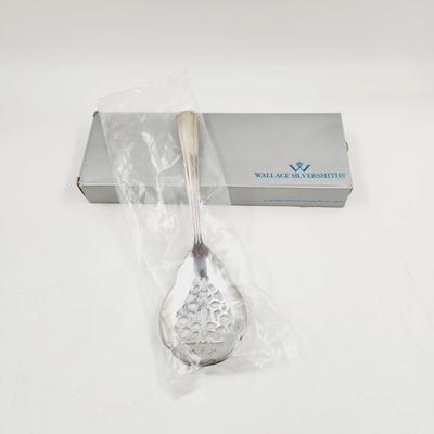 WALLACE SILVER SMITH SILVER PLATE SERVING SPOON # W688105