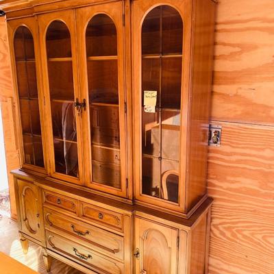 Vintage Thomasville China Cabinet