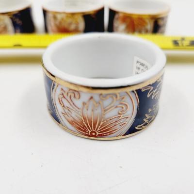 PORCELAIN HAND PAINTED IN MACAU NAPKIN RINGS