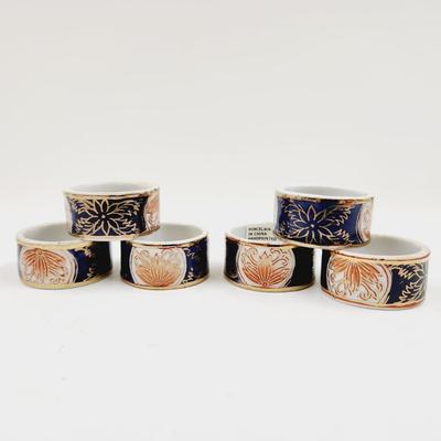 PORCELAIN HAND PAINTED IN MACAU NAPKIN RINGS