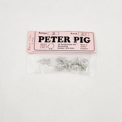 PETER PIG LEAD MINATURES RANGE 8 PACK 4