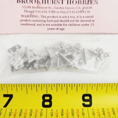 PETER PIG LEAD MINATURES RANGE 8 PACK 4