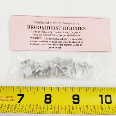 PETER PIG LEAD MINATURES RANGE 8 PACK 4