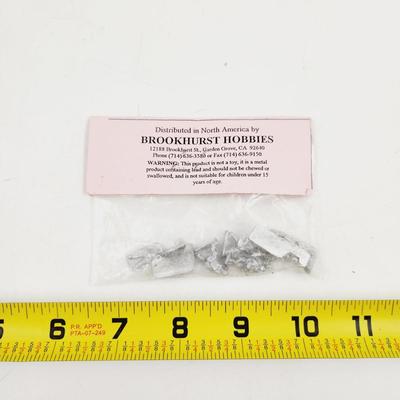 PETER PIG LEAD MINATURES RANGE 8 PACK 67