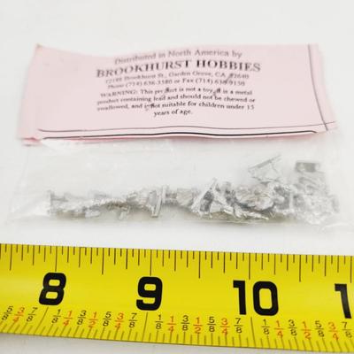 PETER PIG LEAD MINATURES RANGE 8 PACK 289