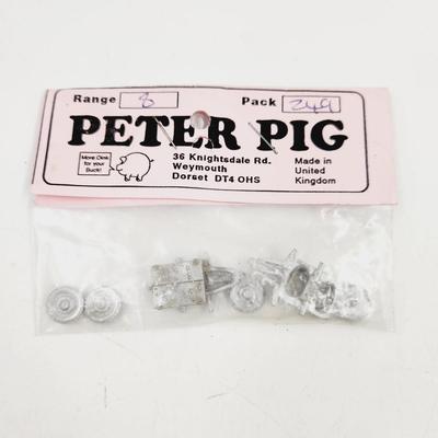 PETER PIG LEAD MINATURES RANGE 8 PACK 249