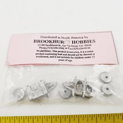PETER PIG LEAD MINATURES RANGE 8 PACK 249
