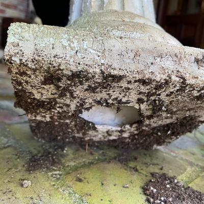 Lot of 2 White Traditional Pillars for Garden
