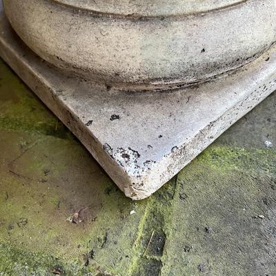 Lot of 2 White Traditional Pillars for Garden
