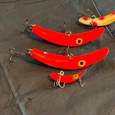 Lot of 7 Flatfish Vintage Lures