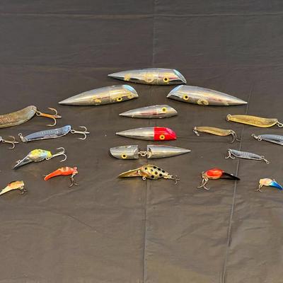 Lot of 19 Vintage Luhr Jensen Fishing Lures