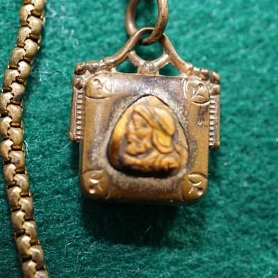 VINTAGE WATCH CHAIN W/TIGERS EYE CAMEO FOB