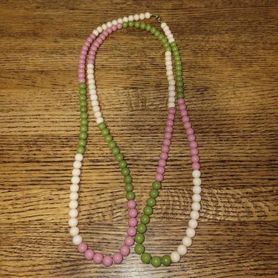 Costume Pink & Green Neclace