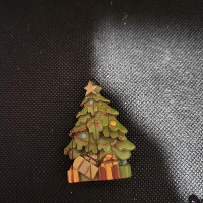 Christmas tree pin