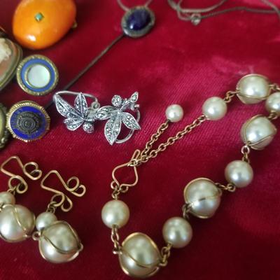 Vintage jewelry lot