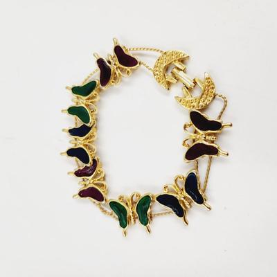 BEAUTIFUL GOLD TONED BUTTERFLY CHARM BRACELET
