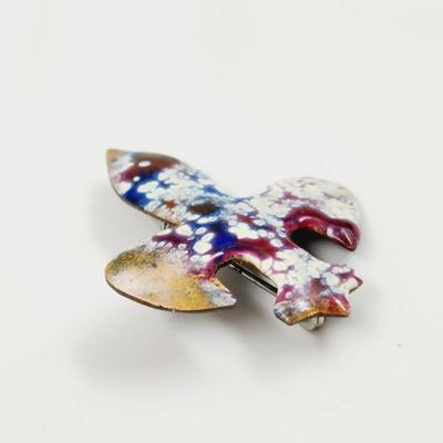ARTIST SIGNED FLEUR DE LIS HANDPAINTED BROOCH