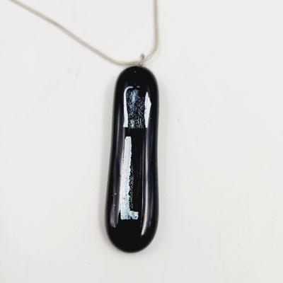 .925 SILVER CHAIN WITH HAND CRAFTER ARTIST GLASS PENDANT