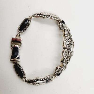 ABSOLUTELY STUNNING SILVER TONED "ONE MUST DREAM TO TRULY LIVE" MAGNETIC CLASP BRACELET