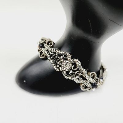 ABSOLUTELY STUNNING SILVER TONED "ONE MUST DREAM TO TRULY LIVE" MAGNETIC CLASP BRACELET