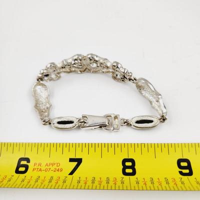 ABSOLUTELY STUNNING SILVER TONED "ONE MUST DREAM TO TRULY LIVE" MAGNETIC CLASP BRACELET