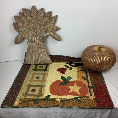 Lot # 1000 Fall Decor Lot