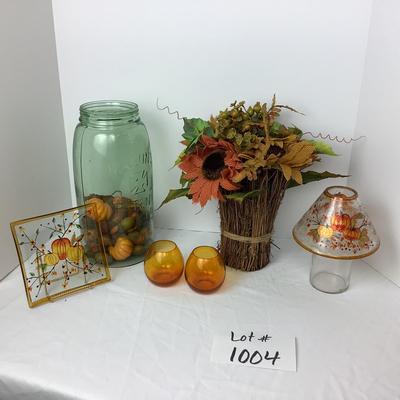 Lot # 1004. Fall Decor