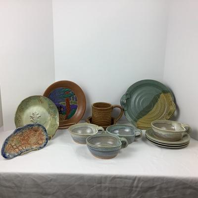 Lot # 1043. Stoneware Lot