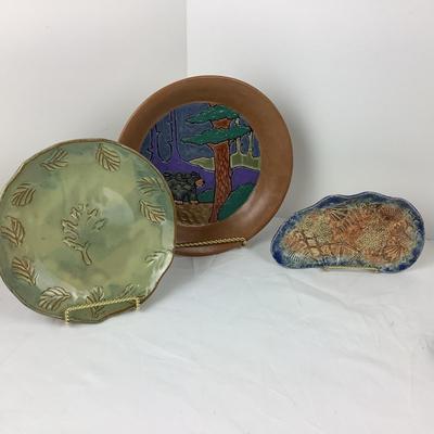 Lot # 1043. Stoneware Lot